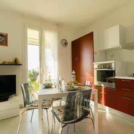 Ferienhaus Borgo Dei Fiori - Relax And Sea View With Swimming Pool